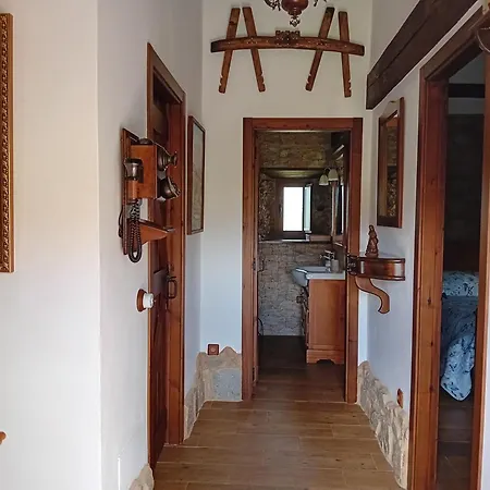Stone Santiago Holiday home Curtis